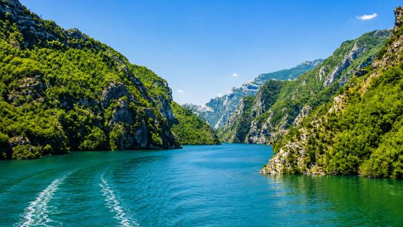 Danau Koman dan Sungai Shala dari Tirana/Durrës/Shkodër
