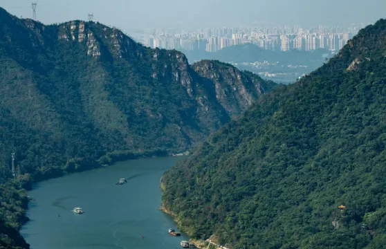 清遠舊城+北江小三峽+飛來寺+江心島包車一日遊可中英文服務