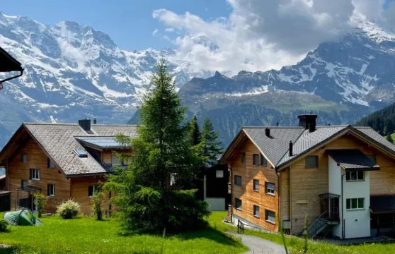 蘇黎世啟程：老城故事 + 米倫瀑布 + 雪朗峰的雲端漫遊