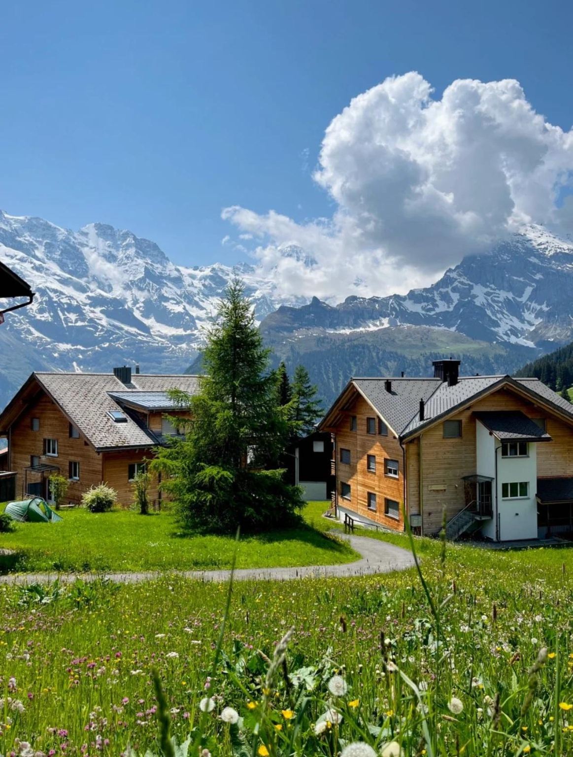 蘇黎世啟程：老城故事 + 米倫瀑布 + 雪朗峰的雲端漫遊