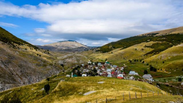 [Esperienza approfondita in Bosnia] Tour di un giorno in jeep e trekking al villaggio tradizionale di Lukomir