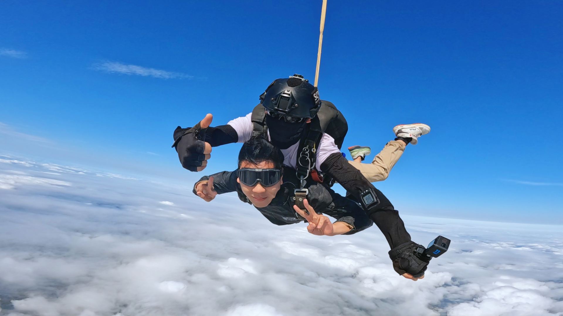 Travel Photoshoot in Wuxi[Skydiving over Wuxi Taihu Lake in Jiangsu, 3,500m high with photography service]