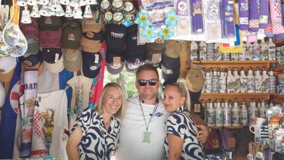 Au départ de Split et Trogir : excursion d'une journée aux chutes de Krka avec balade en bateau