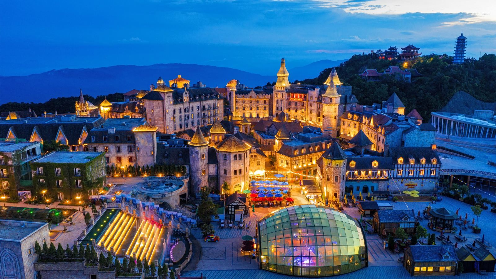 Ba Na Hills & Golden Bridge by Night: Sunset Cable Car, Buffet Dinner, Private Transfer