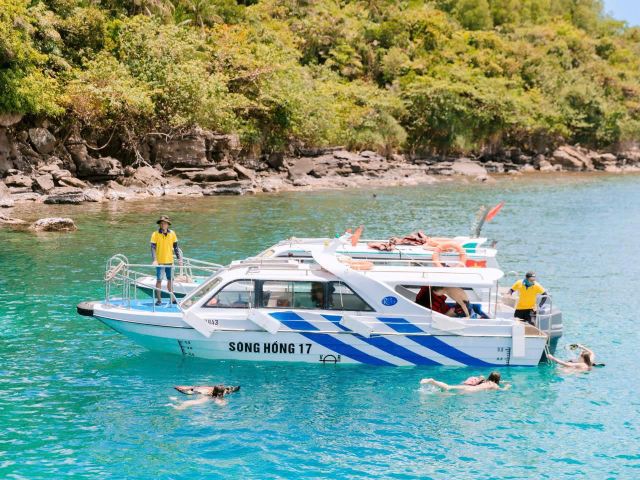 Southern Phu Quoc Fairytale Islands Snorkeling Day Tour by Speedboat (Russian Guide)