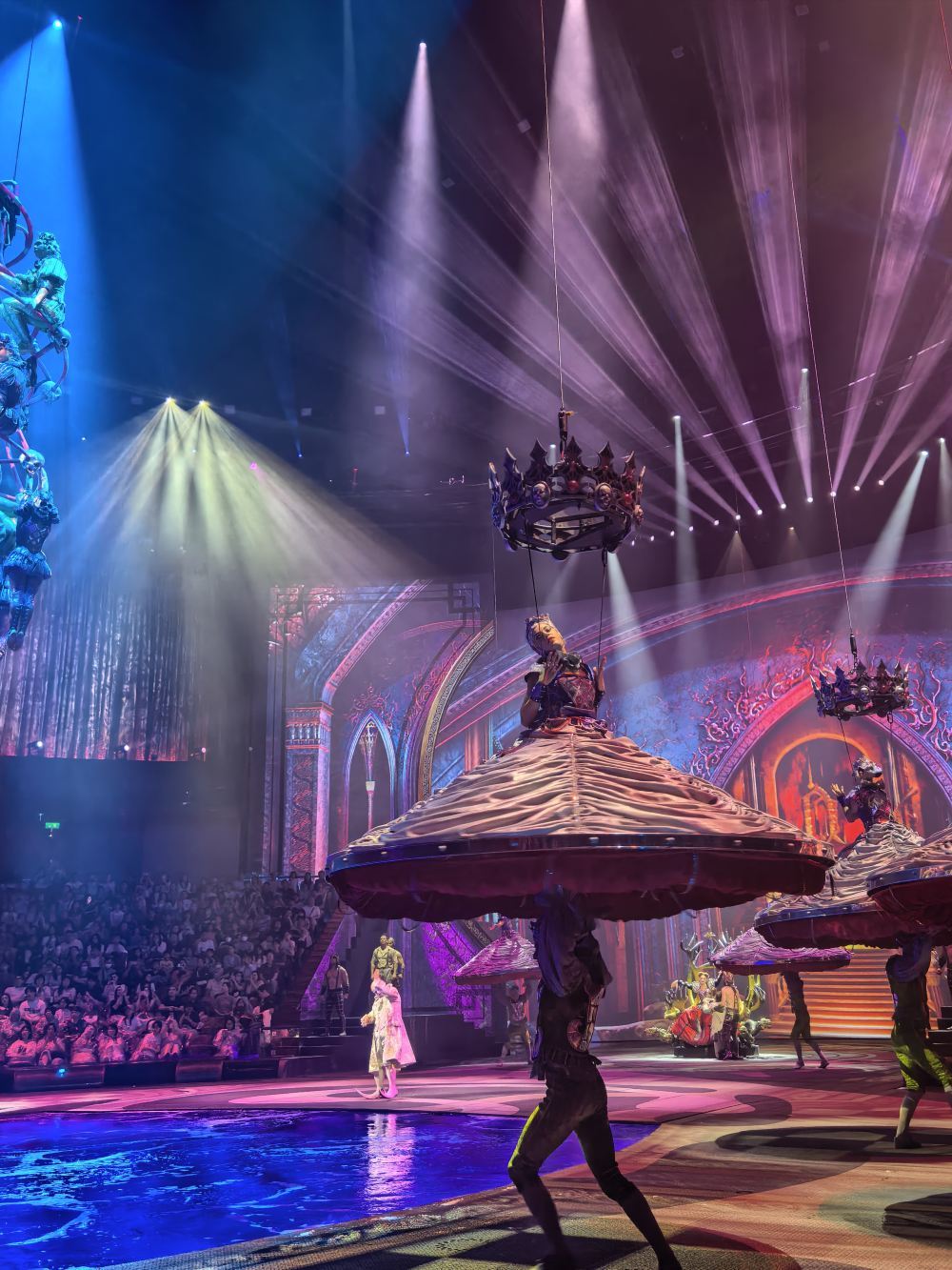 마카오 그랜드 리스보아 호텔 MOP100 상품권 + 더 하우스 오브 댄싱워터 입장권 대상자 제한 없음