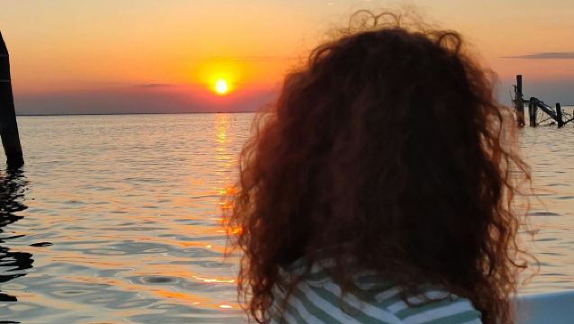 Chioggia: Giro in Barca al Tramonto con Guida nella Laguna Veneta
