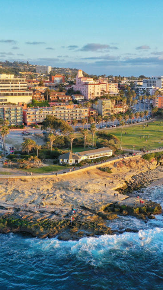 La Jolla Cove + USS Midway Museum + Sunset Cliffs Natural Park + Unconditional Surrender day tour ticket not included