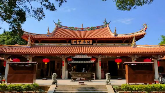 Penerangan berpandu mendalam dan immersif selama 1.5 jam di Kuil Kaiyuan Quanzhou