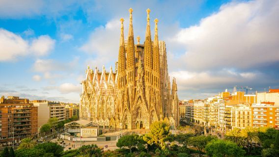 Barcelona: Wandelrondleiding zonder wachtrij door Gaudí's Sagrada Família (optioneel in kleine groep)