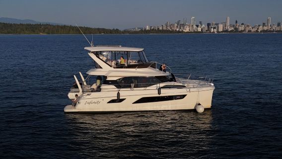 Canada: Vancouver luxury catamaran private charter (customized sea sightseeing/crab fishing/cooking at sea)