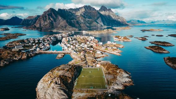Passeio fotográfico de um dia em Lofoten, Noruega | Henningsvær + Praia de Haukland + Uttakleiv