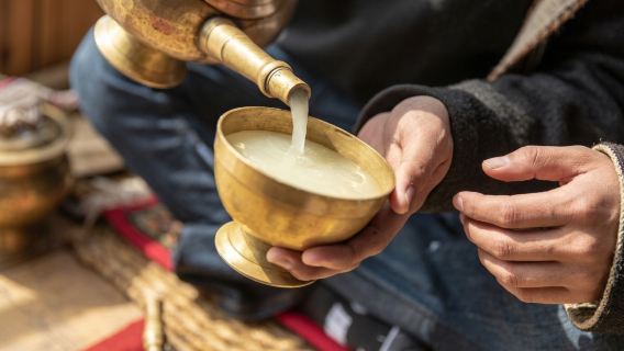 Experiência de Fabricação e Degustação de Cerveja de Arroz Nepalês (Chhyang)