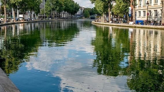 Seine River: Canal Saint-Martin Cruise from Musée d'Orsay to Parc de la Villette