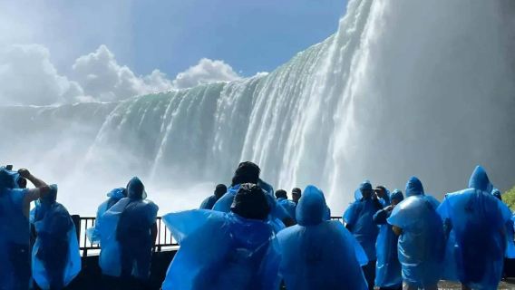น้ำตกไนแอการา: ทัวร์จากโตรอนโต + ล่องเรือ + เดินทางไปชมเบื้องหลังน้ำตก