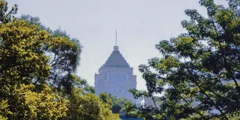 廣州塔+花城廣場+二沙島+越秀公園+五羊石雕一日遊(提供英文服務)