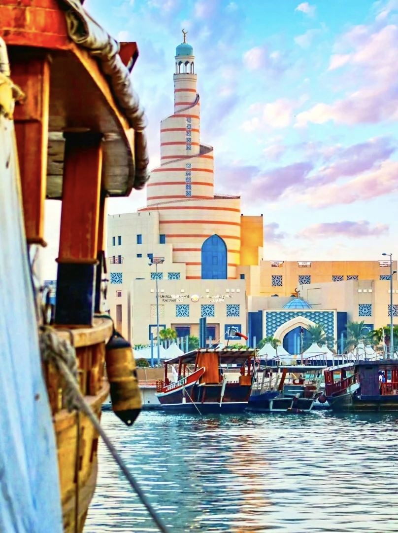 Professional translation within Qatar|Tour guide|Business translation|Accompanying visit|Chinese & Arabic & English Translation|Interpretation