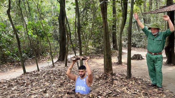 古芝地道半日旅行團(提供英文/中文/日文導遊服務)