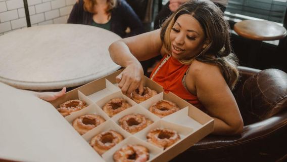 NYC: Tur Jalan Kaki Devour Food & History di Lower East Side