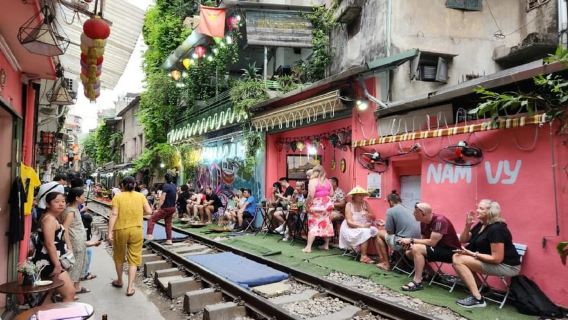 Hanoi: tour del cibo di strada con Train Street e vicoli nascosti