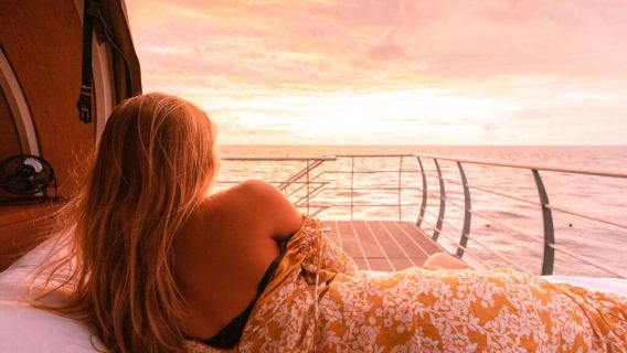 Đảo Hamilton - cắm trại qua đêm[Reefsleep Đảo Hamilton từ Airlie Whitsundays tour trong ngày 2 ngày 1 đêm trên thuyền tại Rạn san hô Great Barrier Reef Hardy]