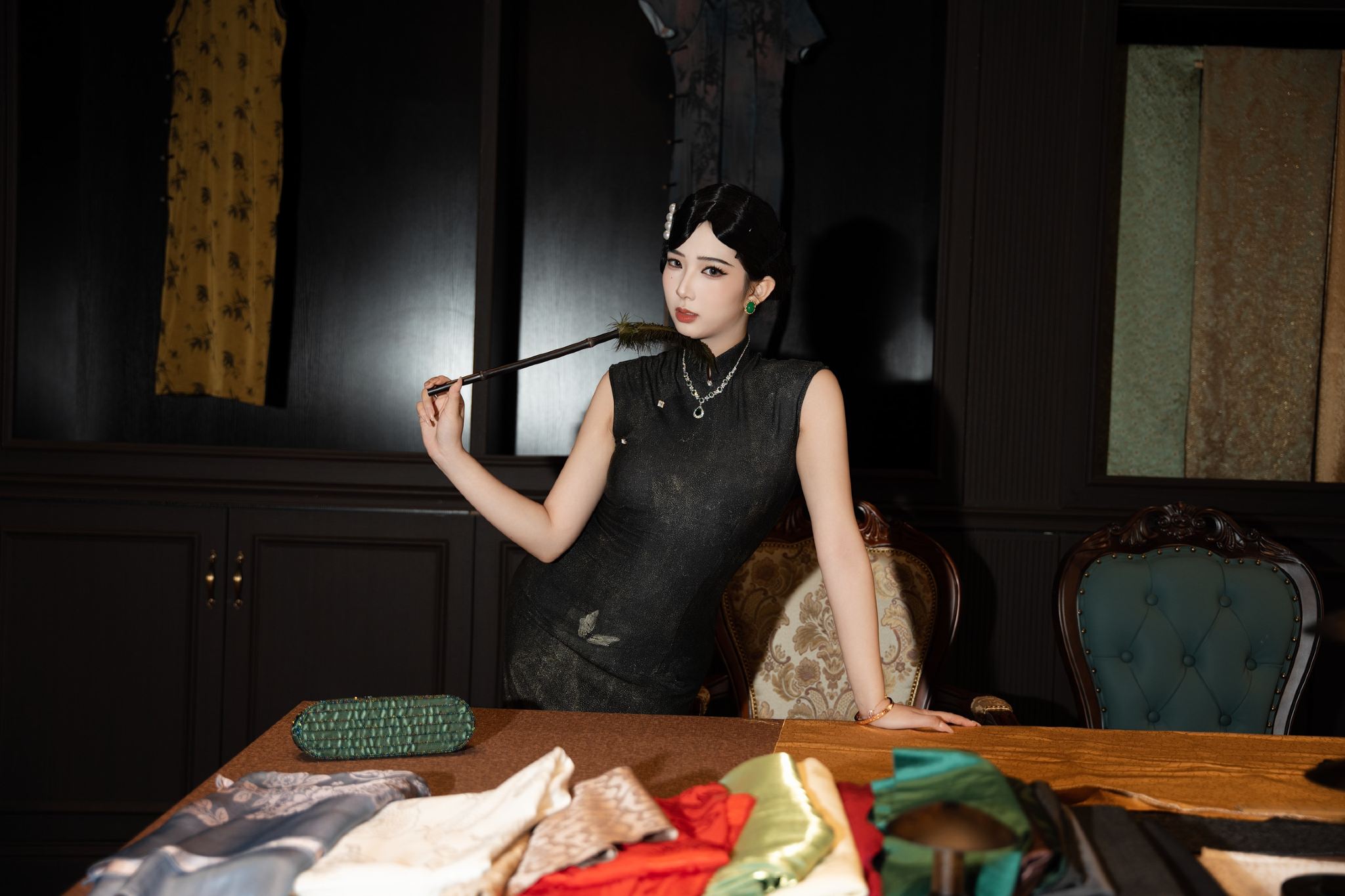 Dressing up and back to Hankou 1930s with a dinner feast and dance performance