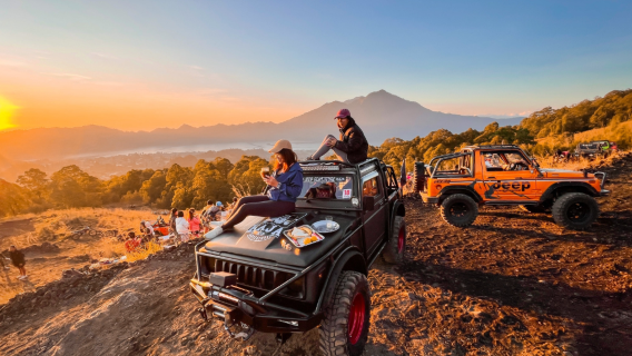 Tour in jeep all'alba del vulcano Batur a Bali (fotografo/trasferimento/punto di ritrovo opzionale)