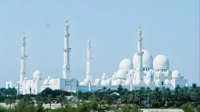 พิพิธภัณฑ์ลูฟวร์ อาบูดาบี + พระราชวังประธานาธิบดี + มัสยิดชีคซายิด [เหมารถ ระดับพรีเมียม - ภาษาจีน]