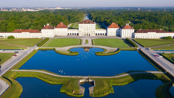 Deutsches Museum + English Garden + BMW Museum + Nymphenburg Palace Park 1-day tour