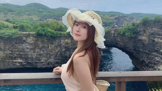 Tour di un giorno a Nusa Penida, itinerario ovest: Kelingking Beach, Angel's Billabong, Broken Beach e Campagnola Emilia