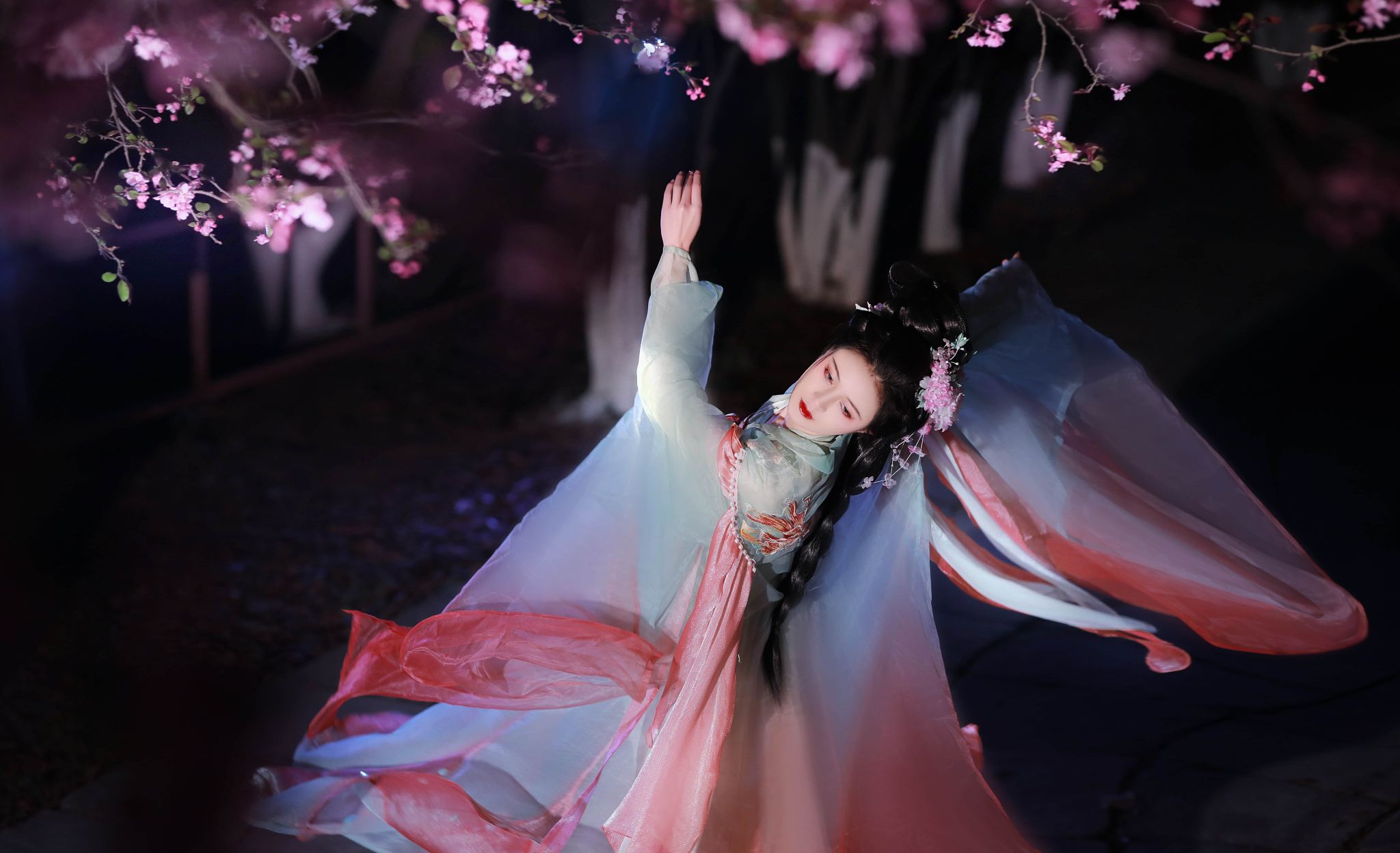 Yangquan Pingding multilingual guide services, private charter, customized travel planning, business accompaniment, and professional photography documentation.