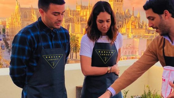 Sevilla: Paella Cooking Class & Panoramic Highlights Rooftop Tour