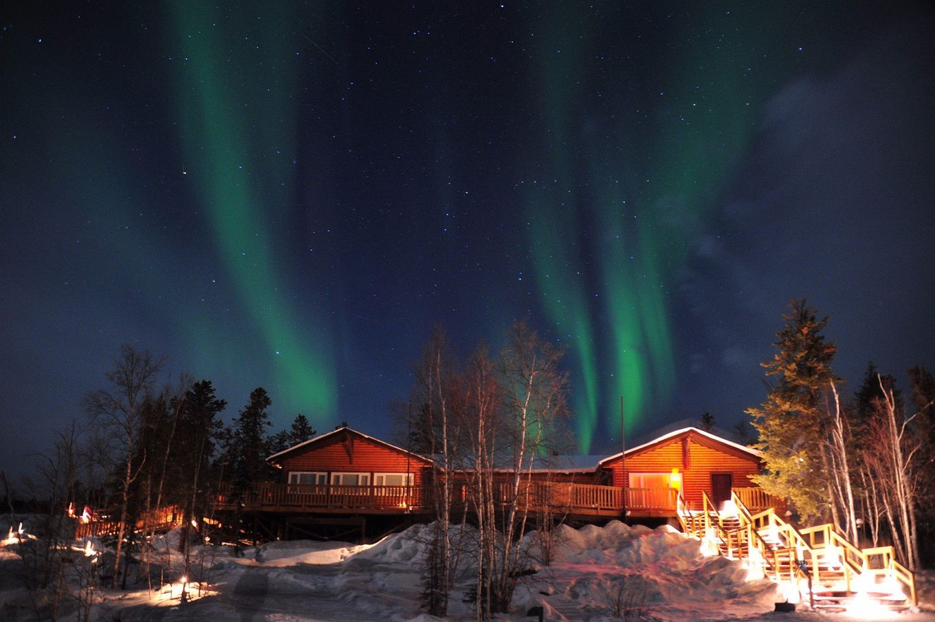 Altstadt von Yellowknife + Prince of Wales Northern Heritage Centre + Großer Sklavensee + Aurora-Dorf