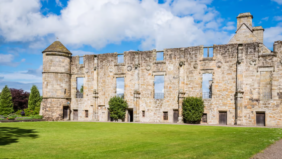 A 1-day tour from Edinburgh, UK, including St Andrews, Fife fishing village, and the Falkland golf country.