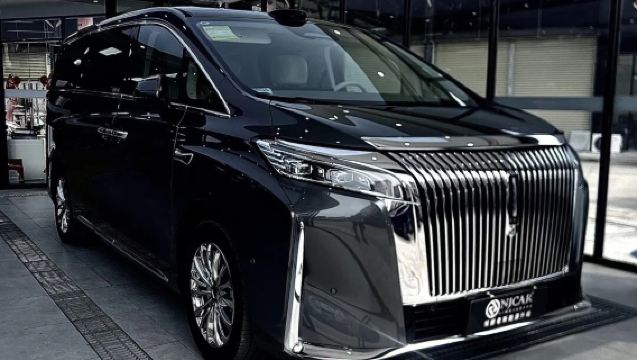 Lawatan sehari ke Gaoyiling + Feitianshan + menaiki rakit buluh + Kampung Air Jiulong (termasuk tiket masuk, rakit buluh dan bas pelancongan)