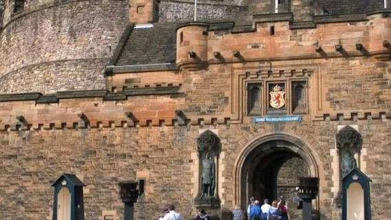 1.5-hour guided tour of Edinburgh Castle in the UK - includes fast-track entry to Edinburgh Castle and English-speaking guide
