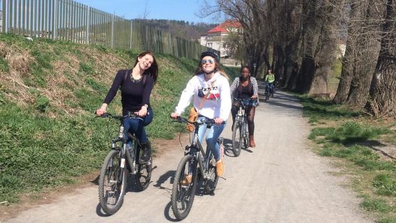 Countryside bike tour to Karlstejn Castle.