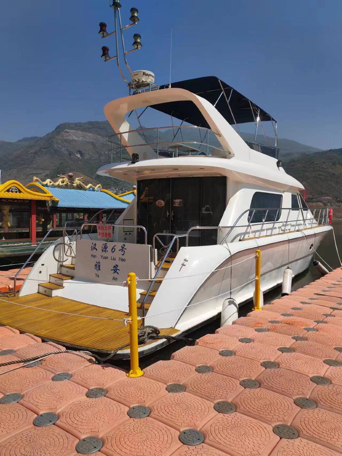 四川雅安漢源湖豪華遊艇包船（載客12人）【承接生日派對、結婚拍照、朋友聚會，附水果拼盤及酒水】