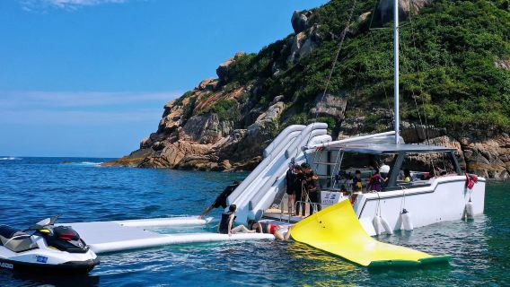 北海銀灘遊艇出海【親子出遊】海上豪華派對雙體遊艇+滑滑梯+自駕體驗+浮潛海釣+水果飲料+海上玩具-家庭聚