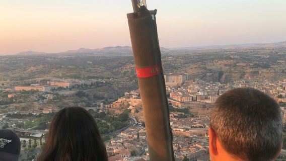 Toledo: Hot Air Balloon Flight with Breakfast and Cava