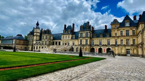 法國巴黎楓丹白露+瓦茲河畔歐韋包車一日遊