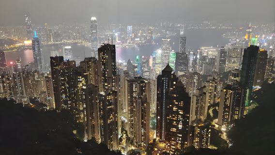 Hong Kong neon night scene: Central Market + Ding Ding Bus + Centennial Tai Kwun + cable car to the Peak