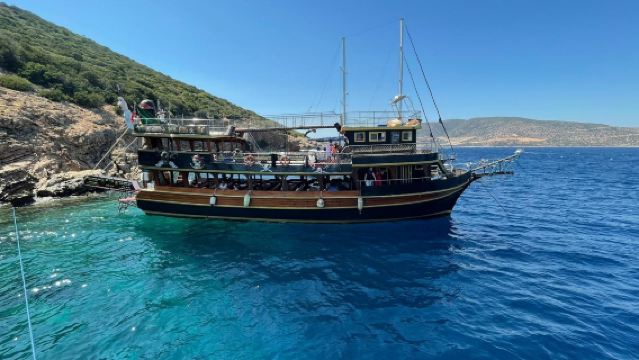 ทัวร์เรือโจรสลัดโบดรัมพร้อมบุฟเฟต์อาหารกลางวันแบบเปิด