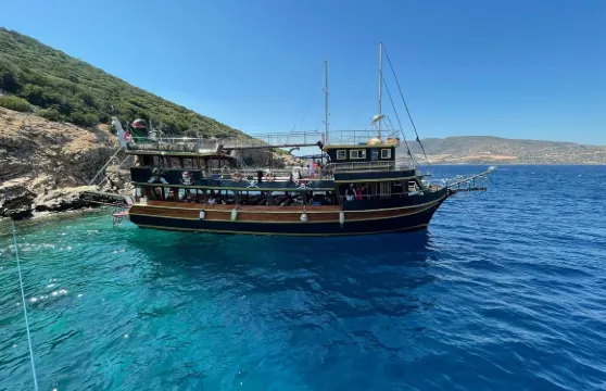 博德魯姆海盜船之旅附開放式午餐自助餐