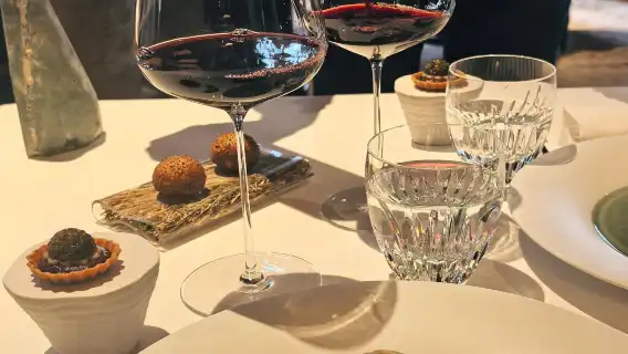 フランス・パリのLasserre人気レストラン予約代行