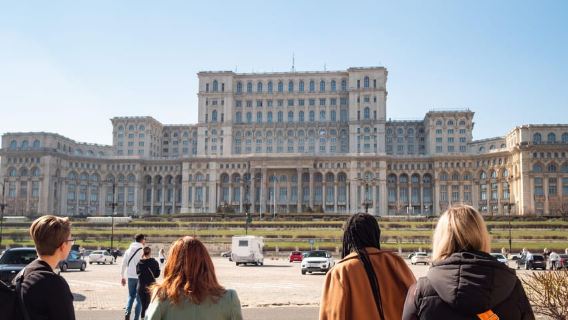 Bucarest: visita guidata tra storia, arte e segreti