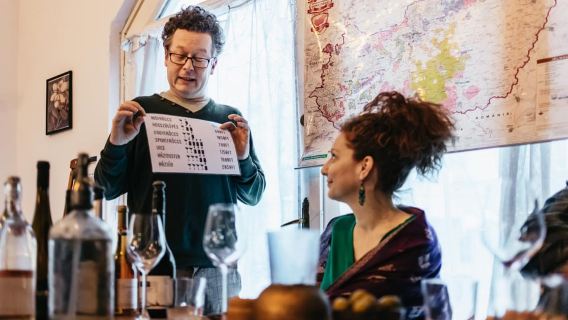 Budapest : Dégustation de vins hongrois avec 8 vins et tapas