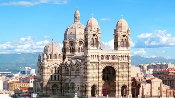 法國馬賽-從古老街巷到現代藝術【中文司機包車】一日遊