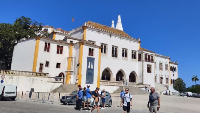 lawatan sehari ke Menara Belém, Biara Jerónimos dan Bandar Lama Alfama di Lisbon, Portugal