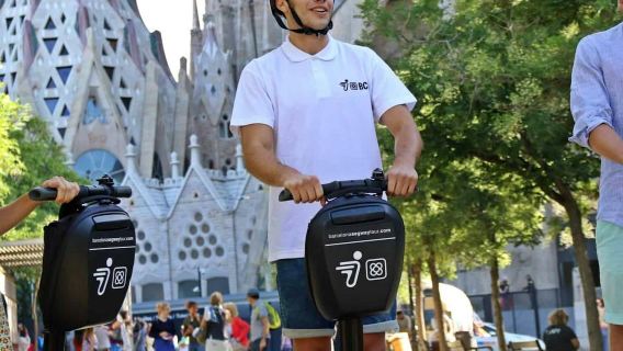 Барселона: Экскурсия на сегвеях в стиле Гауди